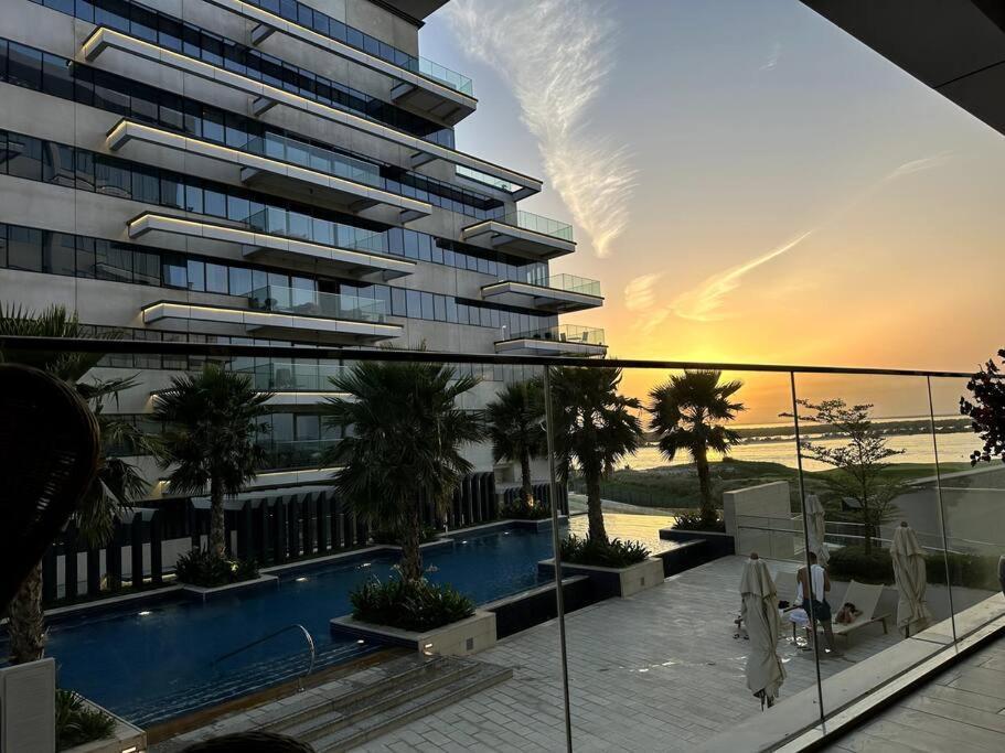 Beachside Sunset Residence Abu Dhabi Exterior photo